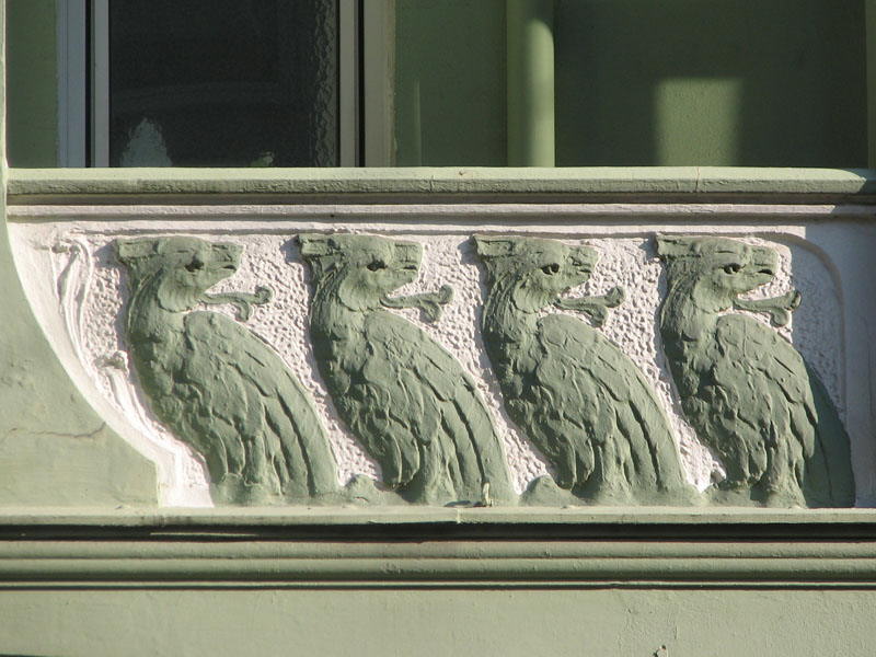 Robertstr. 4