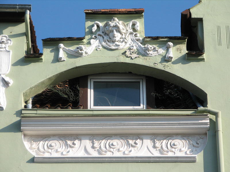 Robertstr. 4