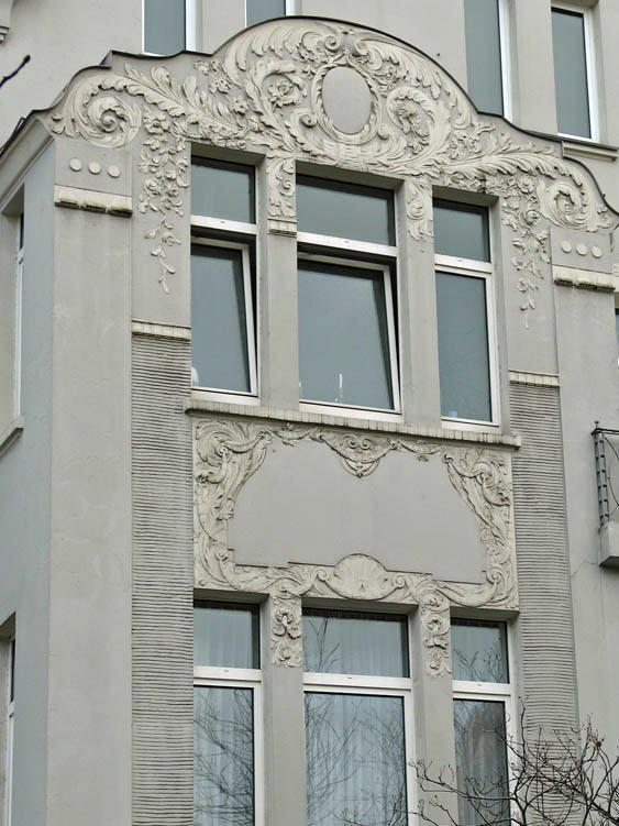 Ferd.-Wallbrecht-Str. 33
