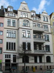 Ferd.-Wallbrecht-Str. 4