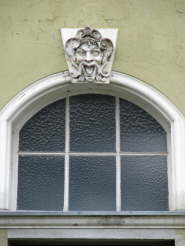 Kantplatz 1