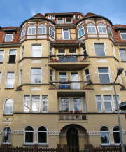 Pfarrlandplatz 8