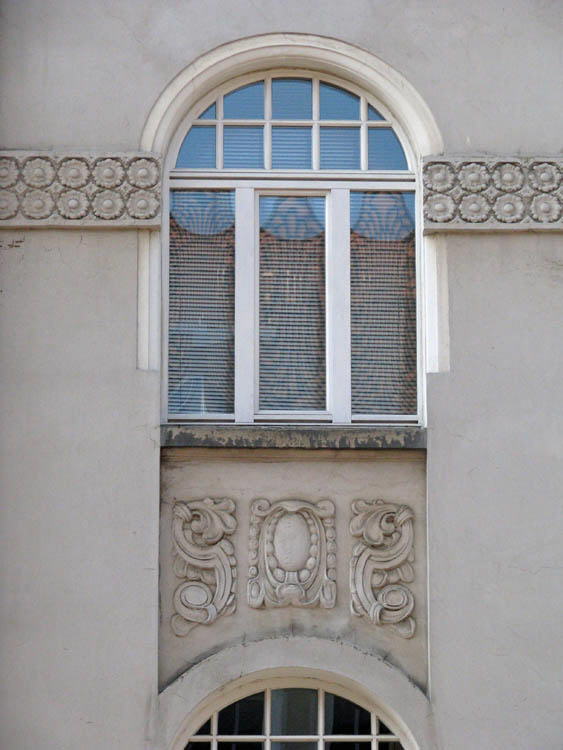 Leinaustr. 13